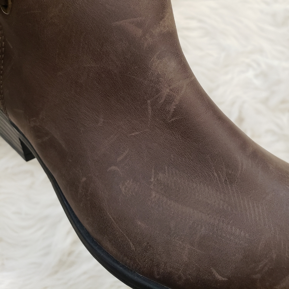 Clarks Addiy Gladys Leather Ankle Boot - Picture 8 of 9